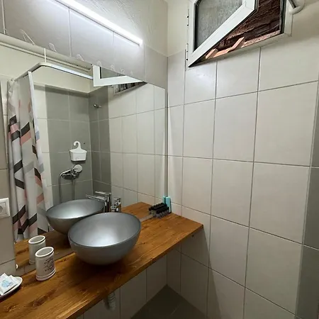 Sophia's Near The Sea - Olivia Apartman
